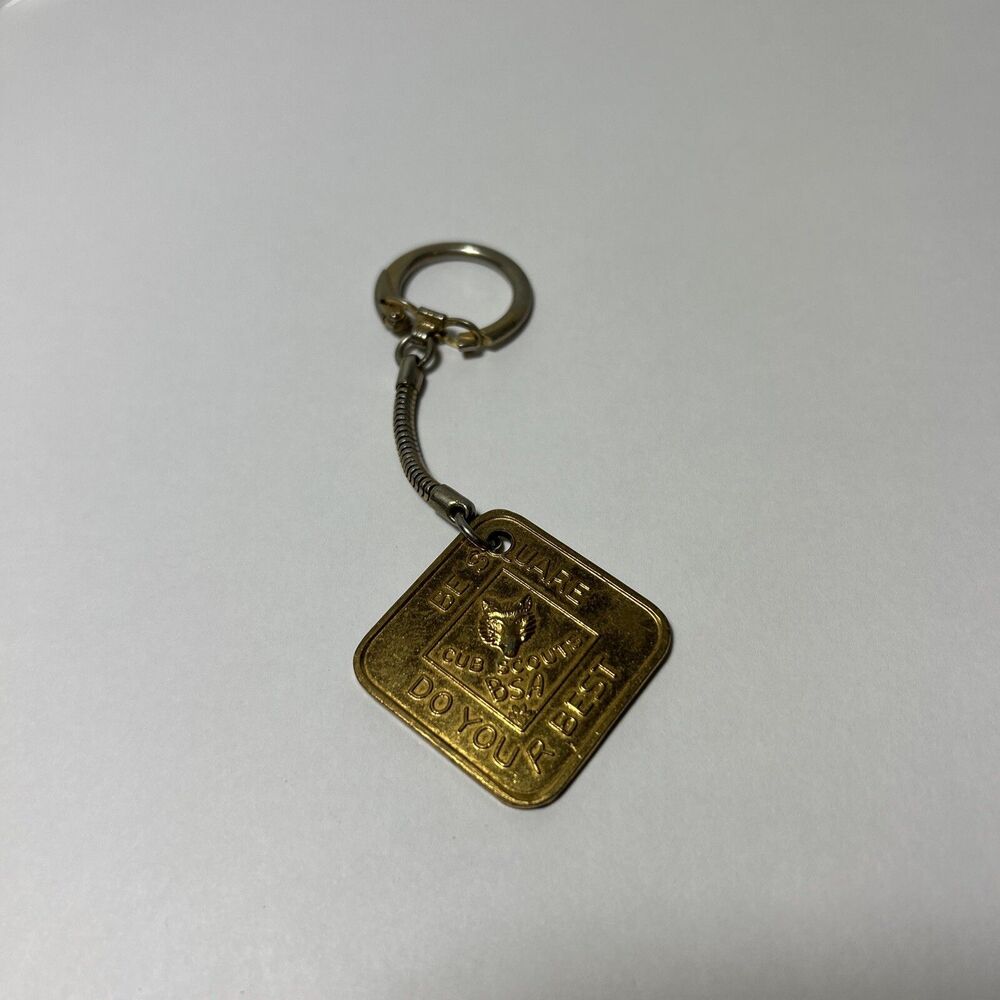 VINTAGE BSA Boy CUB SCOUT BE SQUARE DO YOUR BEST Gold Metal Token Medal w/Motto